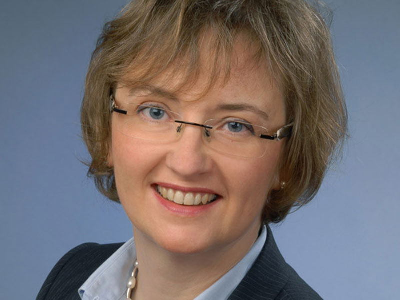Dr.<br>Christine Mayer-Nicolai
